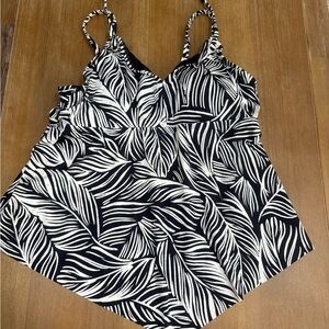 Kohl's Monochrome Leaf Pattern Swim Camisole